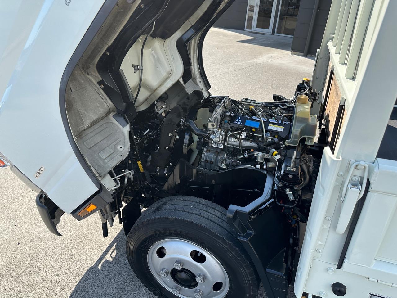 2015 Mitsubishi CANTER