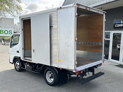2013 Mitsubishi CANTER - Thumbnail