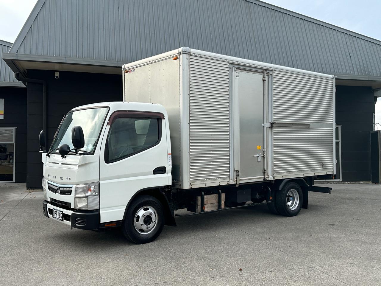 2015 Mitsubishi CANTER