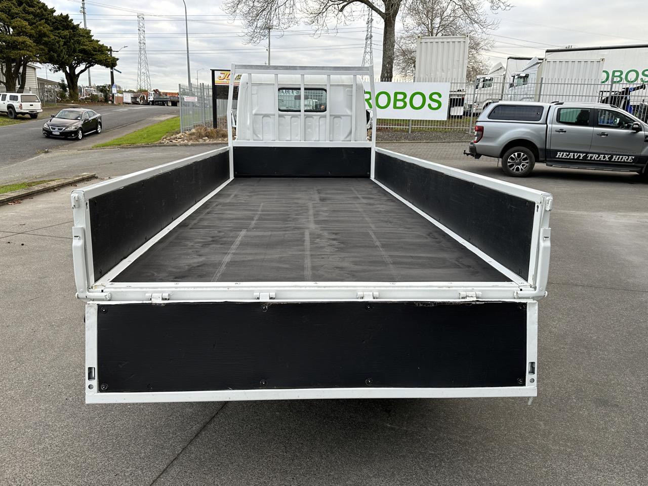 2013 Mitsubishi CANTER