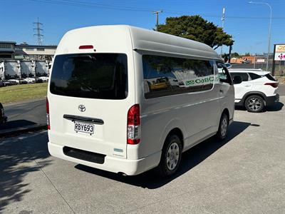 2019 Toyota HIACE - Thumbnail
