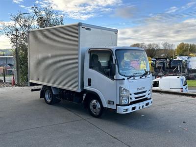 2017 Isuzu Elf - Thumbnail