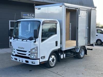 2017 Isuzu Elf - Thumbnail